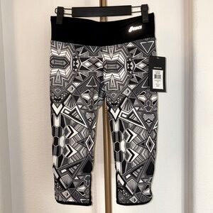 NWT Asics Cropped Leggings